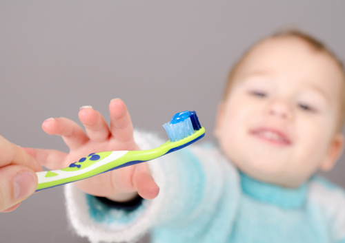 get children clean their teeth