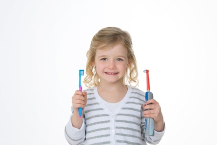 Pros and Cons of Manual and Electric Toothbrushes